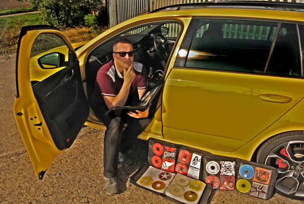 How To Play Music From Your Phone In The Car how-to-play-music-from-your-phone-in-the-car
